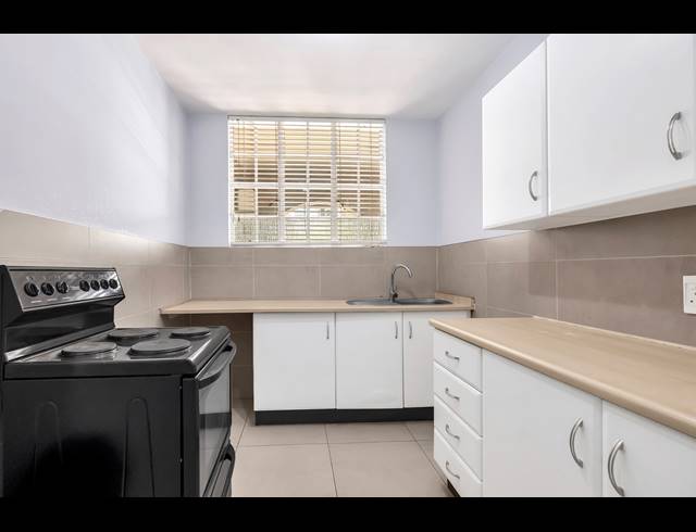 2 BEDROOM APARTMENT FOR SALE IN SANDOWN